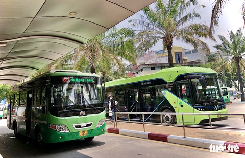 Xe buýt chưa phát triển, cần sớm có giải pháp - Ảnh 1. Xe buýt chưa phát triển, cần sớm có giải pháp - Ảnh 1.