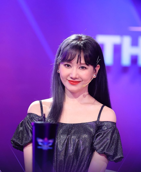 Hari Won cùng Trấn Thành ‘củng cố tình cảm’ trên sóng truyền hình - Ảnh 1. Hari Won cùng Trấn Thành ‘củng cố tình cảm’ trên sóng truyền hình - Ảnh 1.