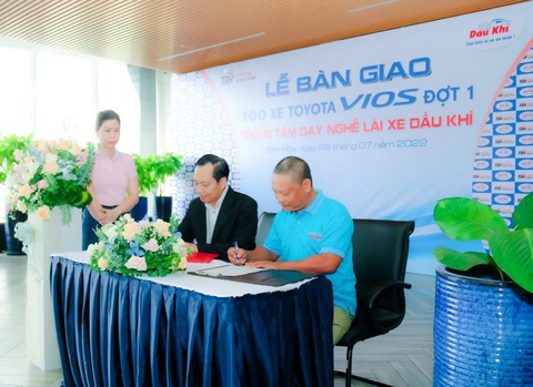 Trung tâm dạy lái xe Dầu Khí đầu tư 100 xe số tự động - Ảnh 2. Trung tâm dạy lái xe Dầu Khí đầu tư 100 xe số tự động - Ảnh 2.