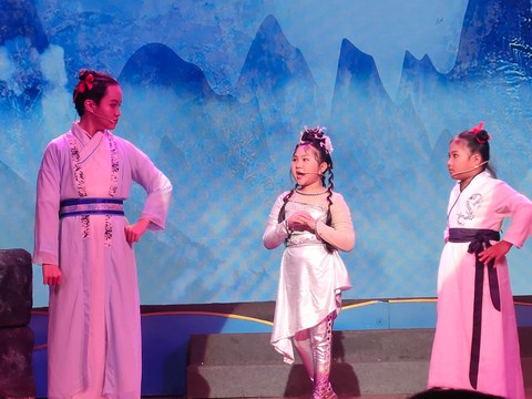 Xem - nghe cuối tuần: Hari Won - Trấn Thành làm cố vấn; 2 ngày 1 đêm đến Huế - Ảnh 5. Xem - nghe cuối tuần: Hari Won - Trấn Thành làm cố vấn; 2 ngày 1 đêm đến Huế - Ảnh 5.