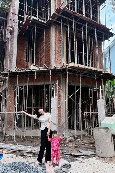 Ảnh vui sao Việt 29/7: Con gái Cường Đôla háo hức mừng ngày cưới bố mẹ - Ảnh 8. Ảnh vui sao Việt 29/7: Con gái Cường Đôla háo hức mừng ngày cưới bố mẹ - Ảnh 8.