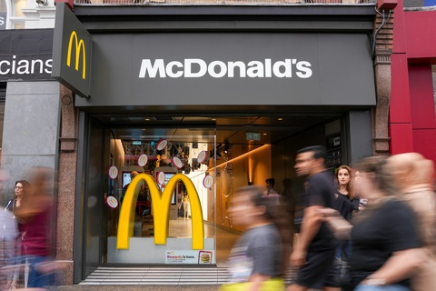 McDonalds phải tăng giá do lạm phát - Ảnh 1. McDonalds phải tăng giá do lạm phát - Ảnh 1.