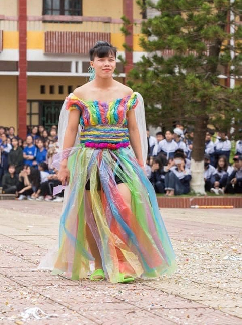 Hội nam sinh hóa... công chúa lực điền, girl cá tính, Phi Mã Lệ Xuân - Ảnh 7. Hội nam sinh hóa... công chúa lực điền, girl cá tính, Phi Mã Lệ Xuân - Ảnh 7.