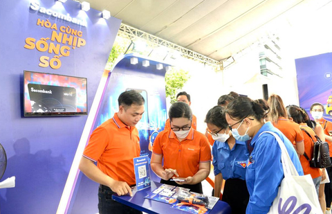 Gala tổng kết hành trình xuyên Việt chuyến xe Không tiền mặt tại điểm cuối TP.HCM - Ảnh 1. Gala tổng kết hành trình xuyên Việt chuyến xe Không tiền mặt tại điểm cuối TP.HCM - Ảnh 1.