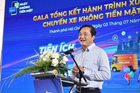 Chuyến xe Không tiền mặt đã hoàn tất hành trình xuyên Việt 1.719km, tiếp cận trên 20.000 người - Ảnh 8. Chuyến xe Không tiền mặt đã hoàn tất hành trình xuyên Việt 1.719km, tiếp cận trên 20.000 người - Ảnh 8.