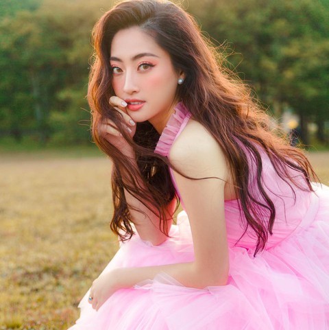 Hoa hậu Lương Thùy Linh: Chỉ cần chiếc điện thoại, có thể thanh toán mọi giao dịch - Ảnh 2. Hoa hậu Lương Thùy Linh: Chỉ cần chiếc điện thoại, có thể thanh toán mọi giao dịch - Ảnh 2.