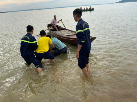 Rủ nhau đi tắm hồ chứa nước, 3 thanh thiếu niên thiệt mạng - Ảnh 1. Rủ nhau đi tắm hồ chứa nước, 3 thanh thiếu niên thiệt mạng - Ảnh 1.