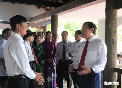 Lãnh đạo TP.HCM thăm khu di tích căn cứ Trung ương cục Miền Nam - Ảnh 2. Lãnh đạo TP.HCM thăm khu di tích căn cứ Trung ương cục Miền Nam - Ảnh 2.