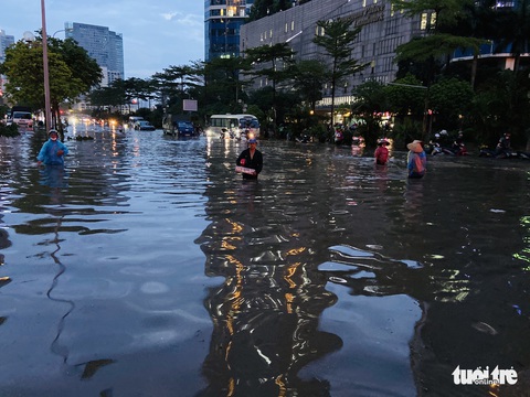 Hà Nội đang chống ngập ra sao để hết cảnh ‘cứ mưa lớn là mênh mông nước’? - Ảnh 2. Hà Nội đang chống ngập ra sao để hết cảnh ‘cứ mưa lớn là mênh mông nước’? - Ảnh 2.