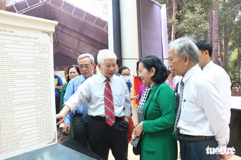Lãnh đạo TP.HCM thăm khu di tích căn cứ Trung ương cục Miền Nam - Ảnh 5. Lãnh đạo TP.HCM thăm khu di tích căn cứ Trung ương cục Miền Nam - Ảnh 5.
