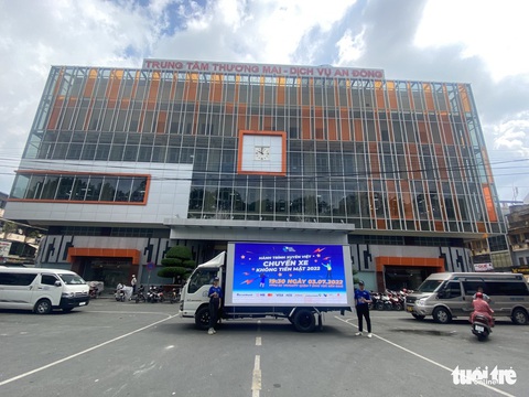 Chuyến xe ‘Không tiền mặt’ đến với tiểu thương các chợ truyền thống tại TP.HCM - Ảnh 6. Chuyến xe ‘Không tiền mặt’ đến với tiểu thương các chợ truyền thống tại TP.HCM - Ảnh 6.