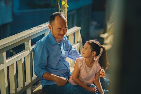 Dân chơi không sợ con rơi: Kịch bản an toàn nhưng xúc động, Tiến Luật diễn tròn vai - Ảnh 2. Dân chơi không sợ con rơi: Kịch bản an toàn nhưng xúc động, Tiến Luật diễn tròn vai - Ảnh 2.