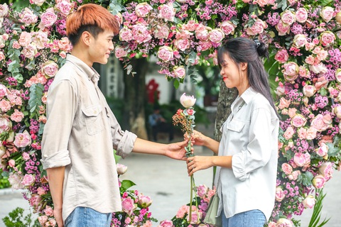 Ngàn bông sen lan tỏa yêu thương mùa Vu Lan - Ảnh 4. Ngàn bông sen lan tỏa yêu thương mùa Vu Lan - Ảnh 4.
