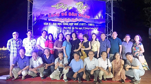 Trả lại em yêu khung trời đại học - Kỳ 4: Đêm thơ - Nhớ mãi khung trời Văn khoa - Ảnh 2. Trả lại em yêu khung trời đại học - Kỳ 4: Đêm thơ - Nhớ mãi khung trời Văn khoa - Ảnh 2.