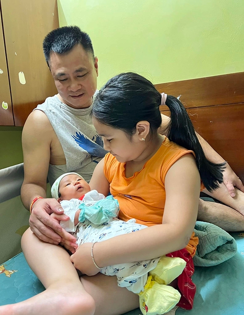 Ảnh vui sao Việt 30/7: Phan Như Thảo nịnh chồng - Ảnh 10. Ảnh vui sao Việt 30/7: Phan Như Thảo nịnh chồng - Ảnh 10.