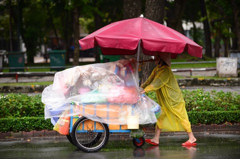 Thời tiết hôm nay 30-7: Nam Bộ nắng nóng, Bắc Bộ mưa diện rộng - Ảnh 1. Thời tiết hôm nay 30-7: Nam Bộ nắng nóng, Bắc Bộ mưa diện rộng - Ảnh 1.