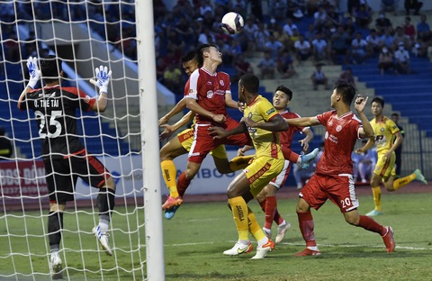 Sân Thanh Hóa: Viettel thua bởi chính mình - Ảnh 1. Sân Thanh Hóa: Viettel thua bởi chính mình - Ảnh 1.