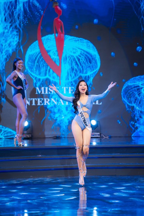 Nữ sinh 16 tuổi lộng lẫy đội vương miện Miss Teen International 2022 - Ảnh 2. Nữ sinh 16 tuổi lộng lẫy đội vương miện Miss Teen International 2022 - Ảnh 2.