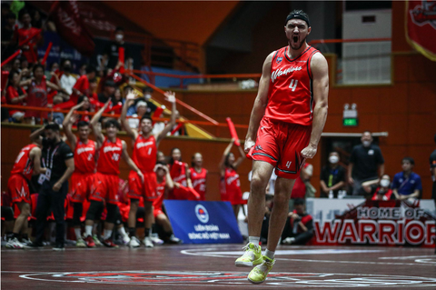 Thang Long Warriors sống lại hy vọng vào bán kết - Ảnh 1. Thang Long Warriors sống lại hy vọng vào bán kết - Ảnh 1.