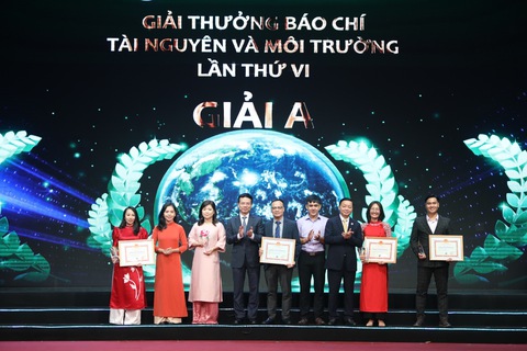 Báo Tuổi Trẻ đoạt giải B Giải thưởng báo chí tài nguyên và môi trường - Ảnh 2. Báo Tuổi Trẻ đoạt giải B Giải thưởng báo chí tài nguyên và môi trường - Ảnh 2.