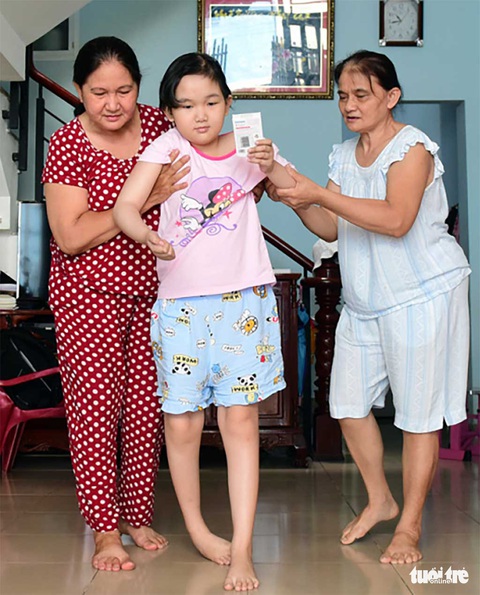 Bé gái 9 tuổi trên hành trình chống chọi bệnh ung thư - Ảnh 2. Bé gái 9 tuổi trên hành trình chống chọi bệnh ung thư - Ảnh 2.