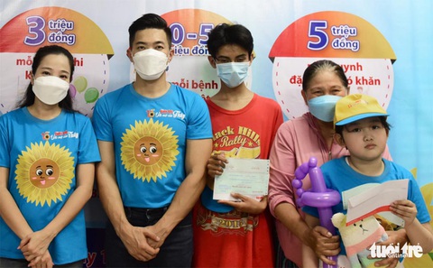 Bé gái 9 tuổi trên hành trình chống chọi bệnh ung thư - Ảnh 1. Bé gái 9 tuổi trên hành trình chống chọi bệnh ung thư - Ảnh 1.
