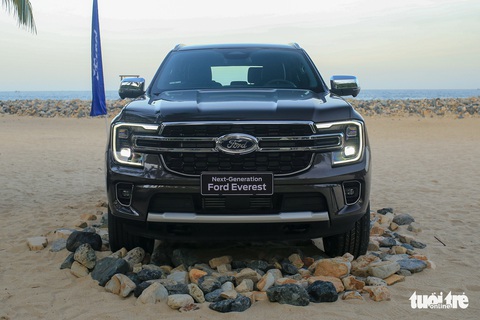 Chọn Ford Everest 2022 bản thấp, hay chấp nhận thêm lạc cho phiên bản cao nhất? - Ảnh 1. Chọn Ford Everest 2022 bản thấp, hay chấp nhận thêm lạc cho phiên bản cao nhất? - Ảnh 1.
