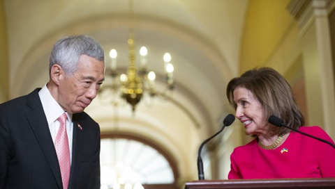 Bà Pelosi đến Singapore trước tiên thay vì Nhật Bản - Ảnh 1. Bà Pelosi đến Singapore trước tiên thay vì Nhật Bản - Ảnh 1.
