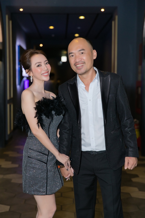 Thùy Tiên làm vedette sau khi về từ châu Âu; Lương Thùy Linh tranh luận về nữ quyền - Ảnh 5. Thùy Tiên làm vedette sau khi về từ châu Âu; Lương Thùy Linh tranh luận về nữ quyền - Ảnh 5.
