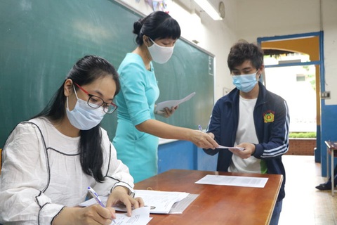 Chàng thủ khoa bật mí bí quyết điểm cao bài thi khoa học xã hội - Ảnh 2. Chàng thủ khoa bật mí bí quyết điểm cao bài thi khoa học xã hội - Ảnh 2.