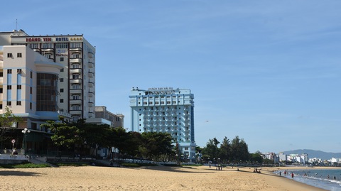 Nha Trang, Bình Định quyết tâm dời khách sạn khỏi bãi biển - Ảnh 2. Nha Trang, Bình Định quyết tâm dời khách sạn khỏi bãi biển - Ảnh 2.