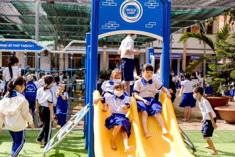 Chặng đường mang 1,5 triệu ly sữa của hành trình vì một Việt Nam vươn cao vượt trội - Ảnh 4. Chặng đường mang 1,5 triệu ly sữa của hành trình vì một Việt Nam vươn cao vượt trội - Ảnh 4.
