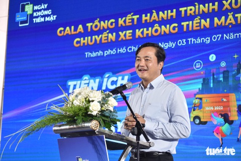 Ông Bùi Tá Hoàng Vũ - Giám đốc Sở Công thương TP.HCM chia sẻ tại đêm Gala - Ảnh: NGỌC PHƯỢNG Ông Bùi Tá Hoàng Vũ - Giám đốc Sở Công thương TP.HCM chia sẻ tại đêm Gala - Ảnh: NGỌC PHƯỢNG