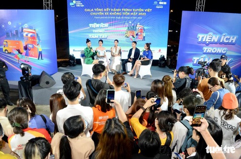 Lương Thùy Linh, Phương Anh, Kiều Loan thảo luận về kinh nghiệm chi tiêu tiết kiệm không tiền mặt - Ảnh 1. Lương Thùy Linh, Phương Anh, Kiều Loan thảo luận về kinh nghiệm chi tiêu tiết kiệm không tiền mặt - Ảnh 1.