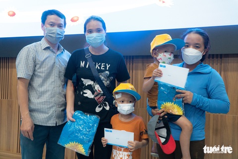 ‘Ước mơ của Thúy’: Trao hy vọng cho các bệnh nhi ung thư tại Hà Nội - Ảnh 2. ‘Ước mơ của Thúy’: Trao hy vọng cho các bệnh nhi ung thư tại Hà Nội - Ảnh 2.