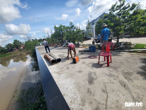 Biệt thự, nhà hàng nguy nga trên rạch, cán bộ địa phương nhắc cấp dưới kiểm tra nhưng... quên mất - Ảnh 3. Biệt thự, nhà hàng nguy nga trên rạch, cán bộ địa phương nhắc cấp dưới kiểm tra nhưng... quên mất - Ảnh 3.