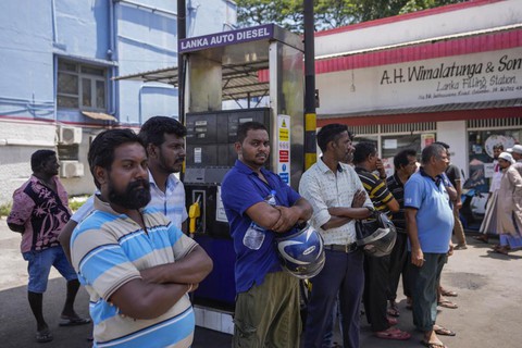 Sri Lanka cắt điện 3 giờ mỗi ngày vì thiếu nhiên liệu - Ảnh 1. Sri Lanka cắt điện 3 giờ mỗi ngày vì thiếu nhiên liệu - Ảnh 1.