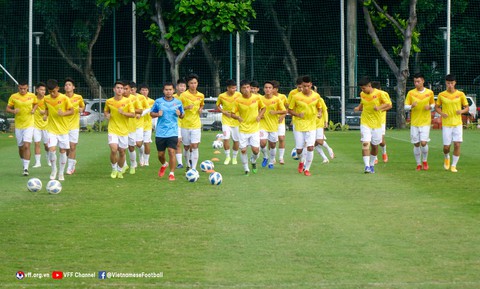 Cầu thủ U19 Việt Nam được dặn dò kỹ về tâm lý, dinh dưỡng - Ảnh 1. Cầu thủ U19 Việt Nam được dặn dò kỹ về tâm lý, dinh dưỡng - Ảnh 1.