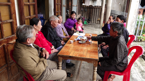 Như chưa hề có cuộc chia ly: Giọt nước mắt hạnh phúc của cha và con gái sau 47 năm ly tán - Ảnh 2. Như chưa hề có cuộc chia ly: Giọt nước mắt hạnh phúc của cha và con gái sau 47 năm ly tán - Ảnh 2.