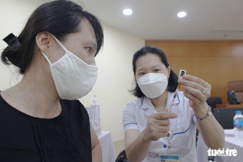 Thứ trưởng Bộ Y tế: Ca mắc và tử vong tăng trong 4 tuần qua nhưng người dân rất chủ quan - Ảnh 4. Thứ trưởng Bộ Y tế: Ca mắc và tử vong tăng trong 4 tuần qua nhưng người dân rất chủ quan - Ảnh 4.