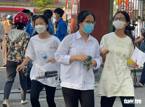 Công bố điểm chuẩn vào lớp 10 công lập ở Hà Tĩnh, có trường tăng 12 điểm so với năm ngoái - Ảnh 1. Công bố điểm chuẩn vào lớp 10 công lập ở Hà Tĩnh, có trường tăng 12 điểm so với năm ngoái - Ảnh 1.