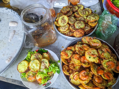Bánh khọt 60 phút, muốn ăn phải đặt lịch hẹn và đến đúng giờ! - Ảnh 4. Bánh khọt 60 phút, muốn ăn phải đặt lịch hẹn và đến đúng giờ! - Ảnh 4.