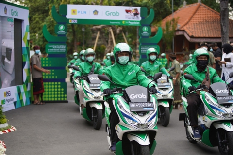Tài xế taxi công nghệ kiếm được nhiều tiền hơn khi chuyển sang dùng xe điện - Ảnh 4. Tài xế taxi công nghệ kiếm được nhiều tiền hơn khi chuyển sang dùng xe điện - Ảnh 4.
