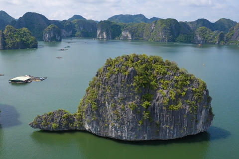 Đến vịnh Lan Hạ chèo thuyền kayak, khám phá Áng Thảm - thiên đường giữa nhân gian - Ảnh 4. Đến vịnh Lan Hạ chèo thuyền kayak, khám phá Áng Thảm - thiên đường giữa nhân gian - Ảnh 4.