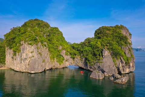 Đến vịnh Lan Hạ chèo thuyền kayak, khám phá Áng Thảm - thiên đường giữa nhân gian - Ảnh 8. Đến vịnh Lan Hạ chèo thuyền kayak, khám phá Áng Thảm - thiên đường giữa nhân gian - Ảnh 8.