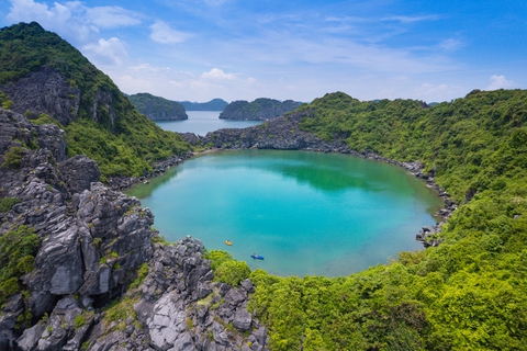 Đến vịnh Lan Hạ chèo thuyền kayak, khám phá Áng Thảm - thiên đường giữa nhân gian - Ảnh 10. Đến vịnh Lan Hạ chèo thuyền kayak, khám phá Áng Thảm - thiên đường giữa nhân gian - Ảnh 10.