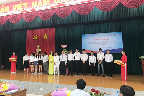 Bác sĩ của ĐH Duy Tân: Tiên phong chống sốt rét, tâm huyết vì sinh viên - Ảnh 3. Bác sĩ của ĐH Duy Tân: Tiên phong chống sốt rét, tâm huyết vì sinh viên - Ảnh 3.
