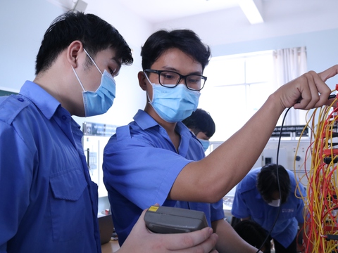 Giải thưởng Trần Đại Nghĩa tôn vinh các nhà giáo lĩnh vực giáo dục nghề nghiệp - Ảnh 1. Giải thưởng Trần Đại Nghĩa tôn vinh các nhà giáo lĩnh vực giáo dục nghề nghiệp - Ảnh 1.