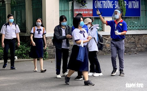 Tin sáng 6-7: Chờ giảm thuế bảo vệ môi trường xăng dầu; Hơn 1 triệu thí sinh thi tốt nghiệp - Ảnh 2. Tin sáng 6-7: Chờ giảm thuế bảo vệ môi trường xăng dầu; Hơn 1 triệu thí sinh thi tốt nghiệp - Ảnh 2.