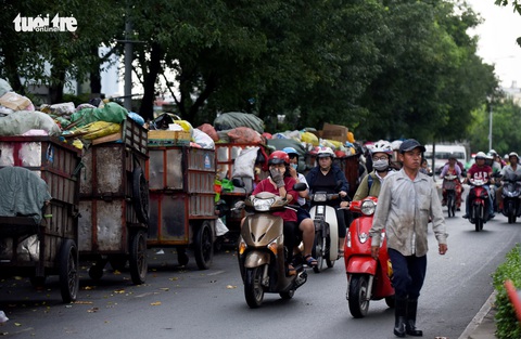 Tin sáng 6-7: Chờ giảm thuế bảo vệ môi trường xăng dầu; Hơn 1 triệu thí sinh thi tốt nghiệp - Ảnh 3. Tin sáng 6-7: Chờ giảm thuế bảo vệ môi trường xăng dầu; Hơn 1 triệu thí sinh thi tốt nghiệp - Ảnh 3.